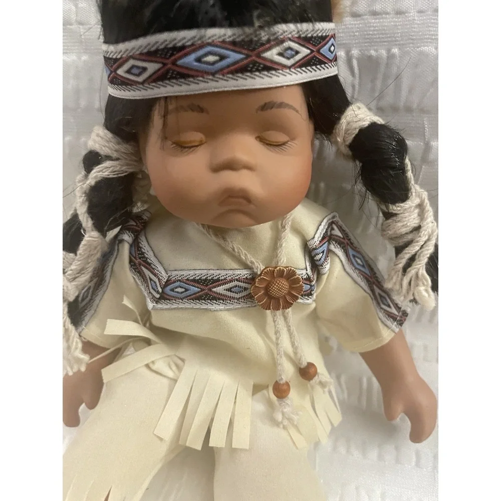 Goldenvale 1/2000 - Porcelain Native American Sleeping Doll - Maxine, Collectors